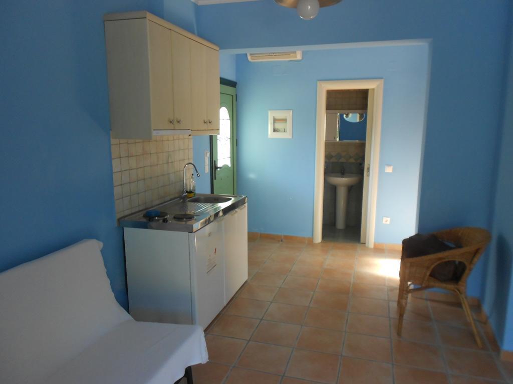 Harmony Apartment Kalamítsi Екстериор снимка